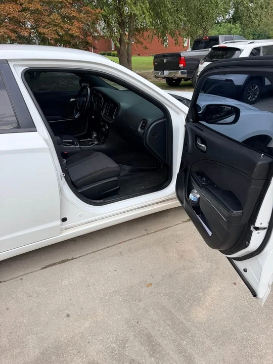 2017 Dodge Charger 7th Gen - Image 10 of 16