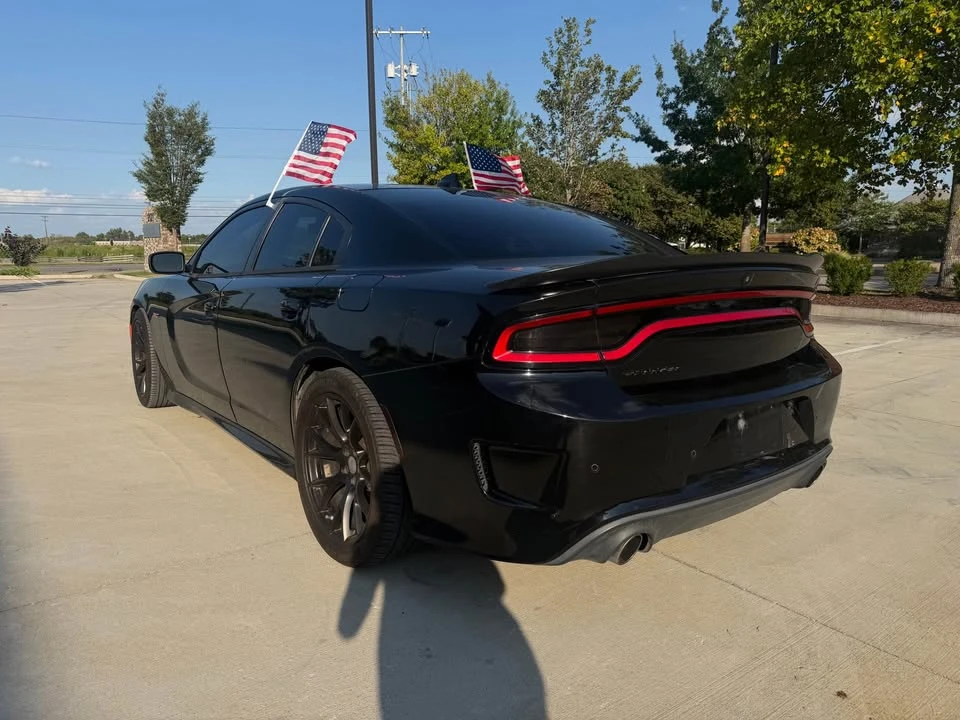 2017 Dodge Charger SRT & 392 7th Gen - Image 4 of 13