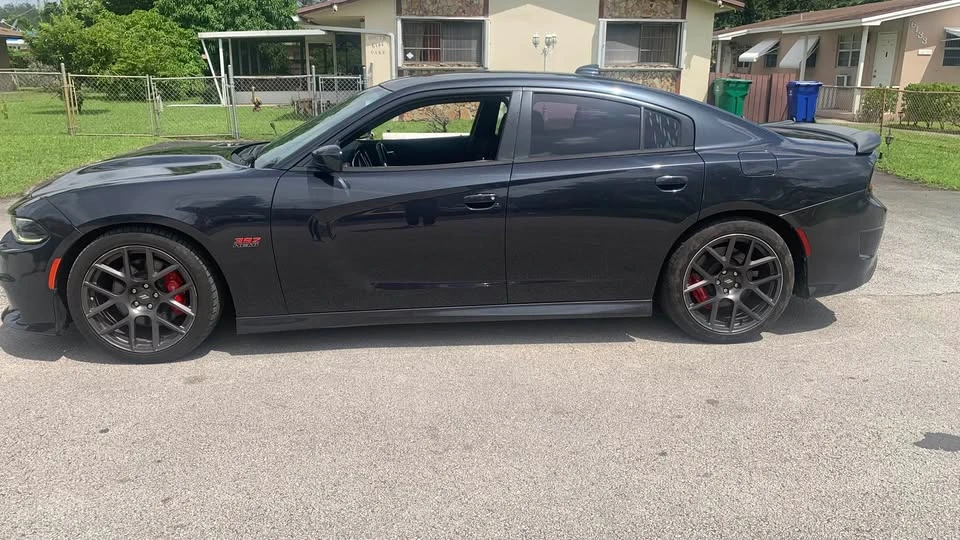 2017 Dodge Charger SRT & 392 7th Gen - Image 3 of 11
