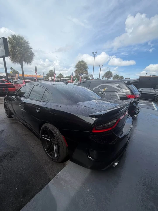 2017 Dodge Charger SRT & 392 7th Gen - Image 7 of 9