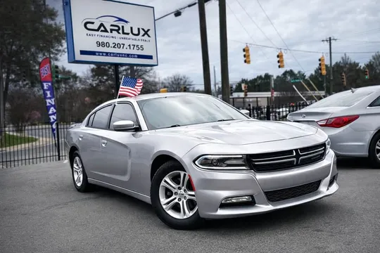 2017 Dodge Charger · Sedan 4D