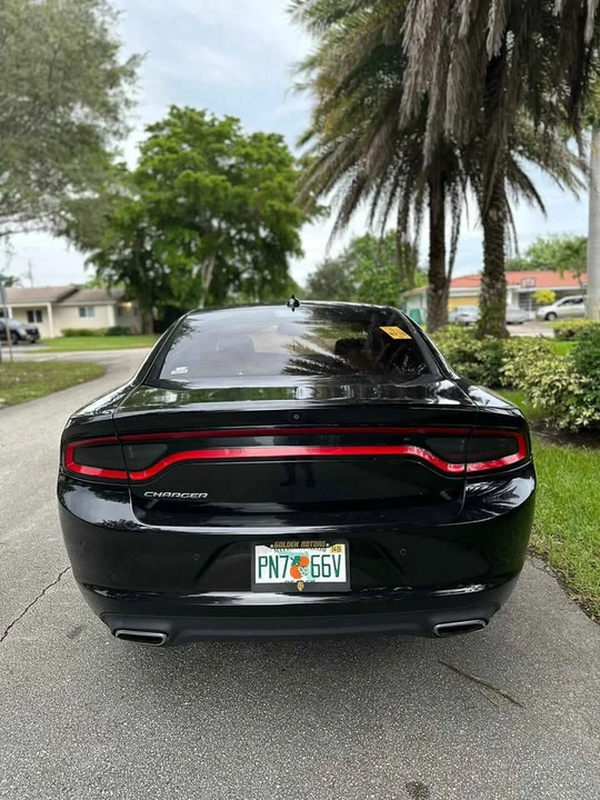 2017 Dodge Charger 7th Gen - Image 5 of 10
