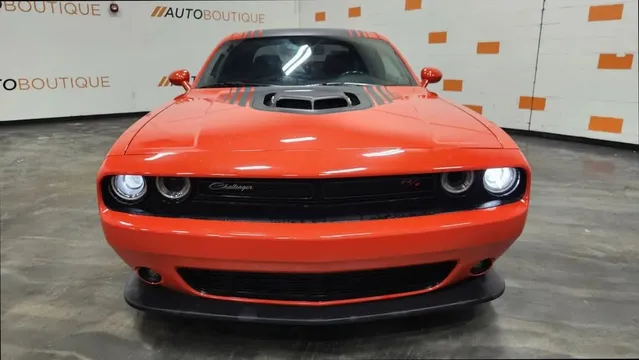 2017 Dodge Challenger 392 Hemi Scat Pack Shaker