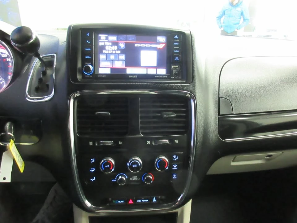 2017 Dodge Caravan - Image 14 of 20
