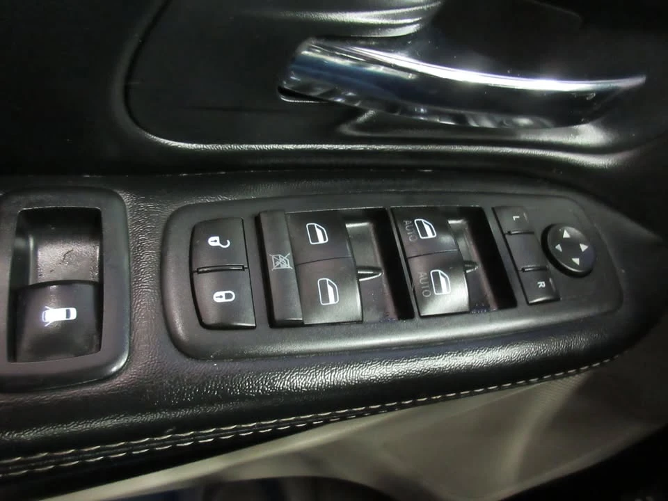 2017 Dodge Caravan - Image 19 of 20