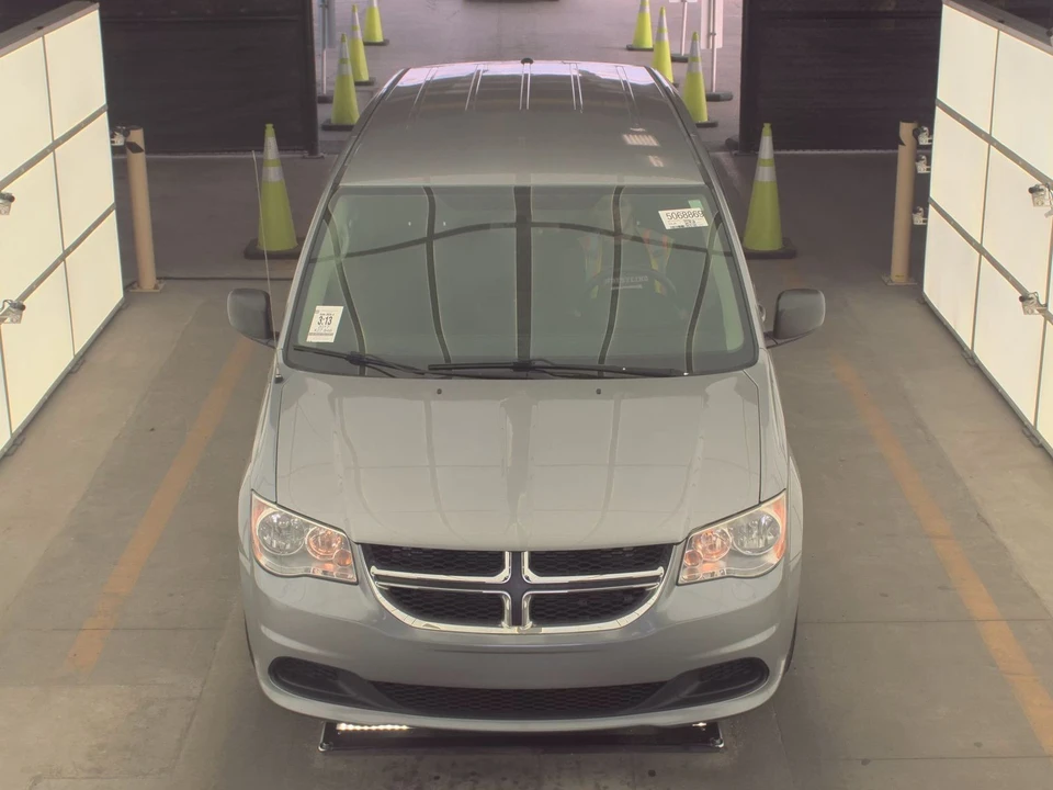 2017 Dodge Caravan - Image 2 of 9