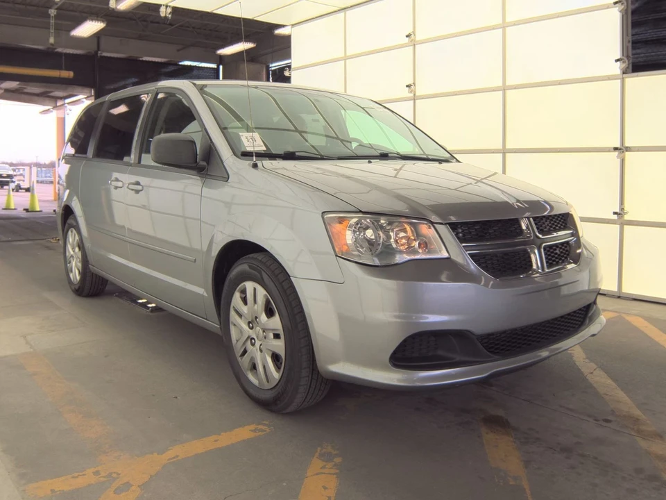 2017 Dodge Caravan - Image 3 of 9