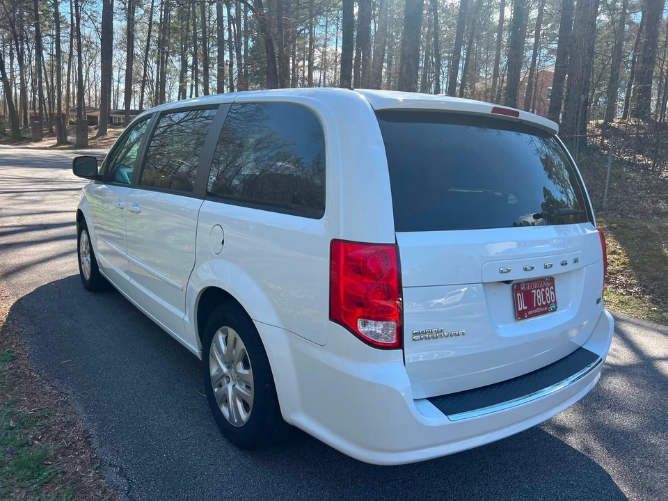 2017 Dodge Caravan - Image 7 of 12