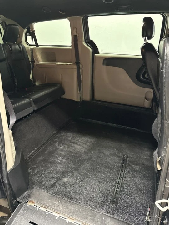 2017 Dodge Caravan - Image 15 of 21