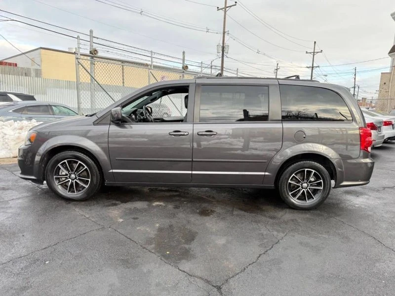 2017 Dodge Caravan - Image 3 of 12