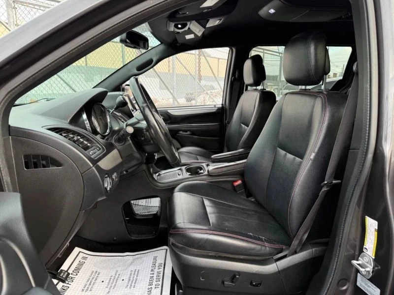 2017 Dodge Caravan - Image 10 of 12
