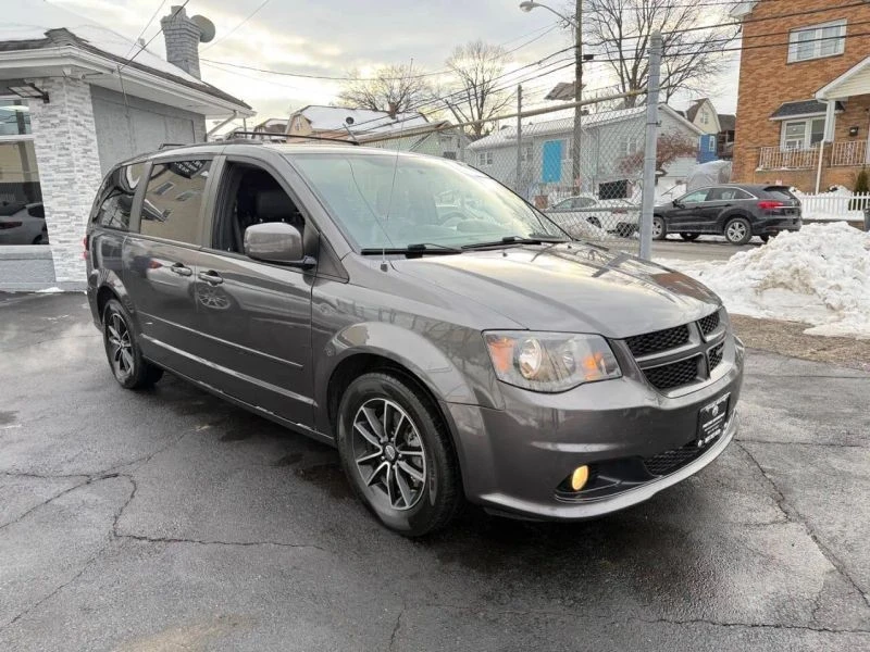 2017 Dodge Caravan - Image 8 of 12