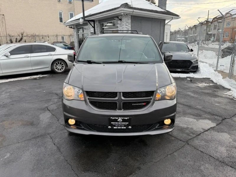 2017 Dodge Caravan - Image 9 of 12