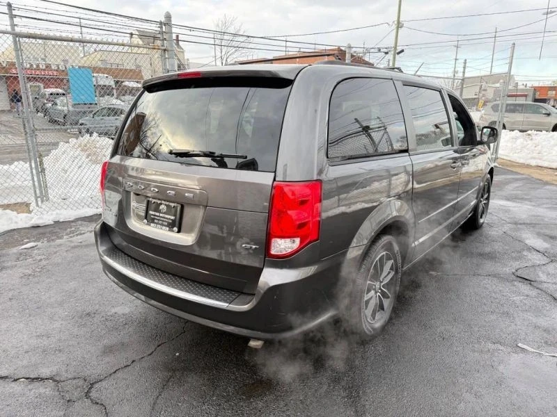 2017 Dodge Caravan - Image 6 of 12