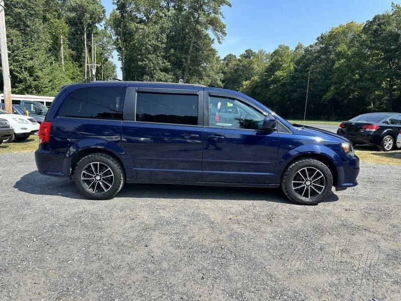 2017 Dodge Caravan - Image 7 of 21