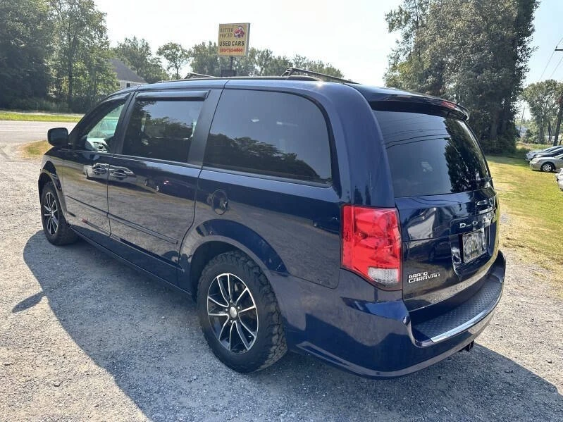 2017 Dodge Caravan - Image 12 of 21