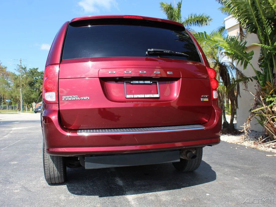 2017 Dodge Caravan - Image 10 of 12