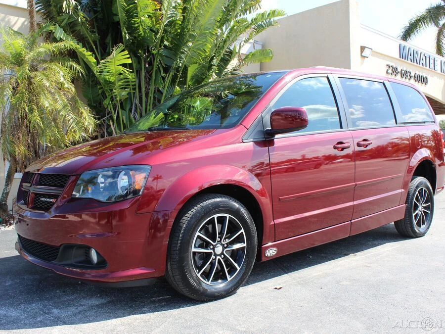 2017 Dodge Caravan - Image 6 of 12