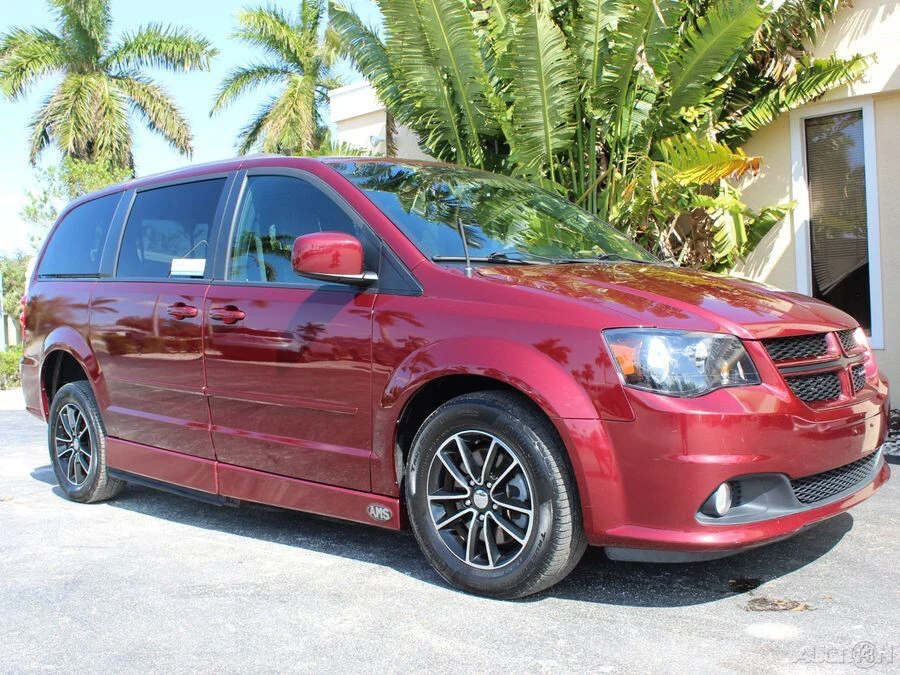 2017 Dodge Caravan - Image 3 of 12