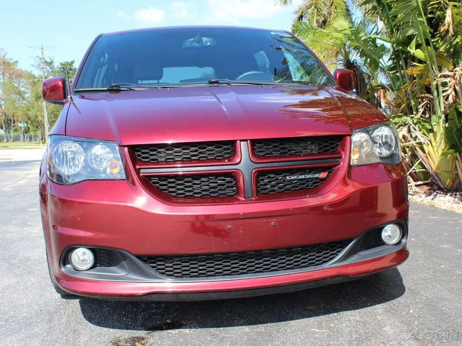 2017 Dodge Caravan - Image 9 of 12
