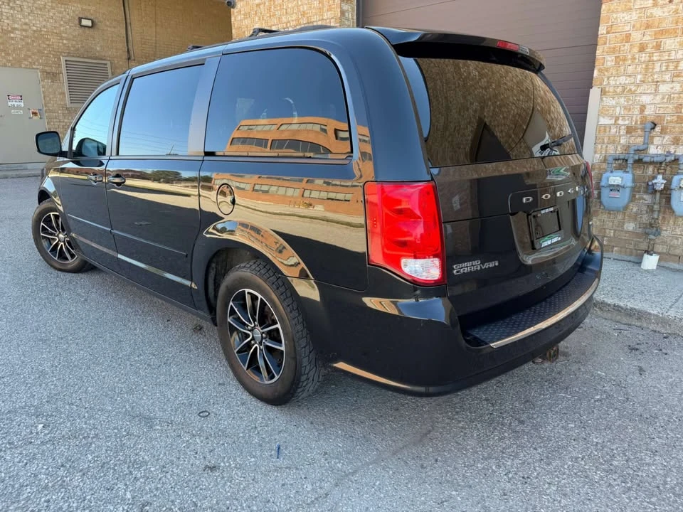 2017 Dodge Caravan - Image 2 of 20