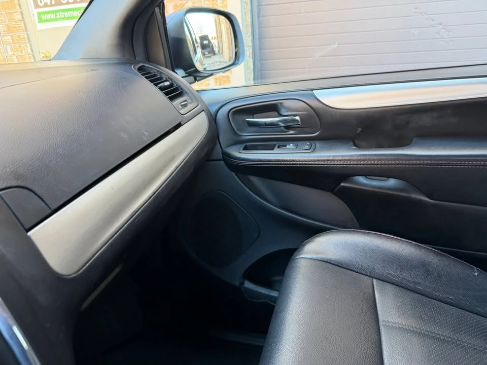 2017 Dodge Caravan - Image 9 of 20