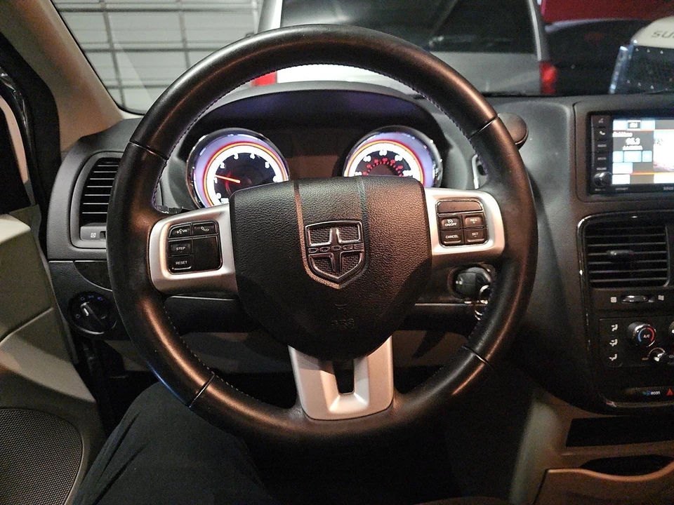 2017 Dodge Caravan - Image 5 of 6