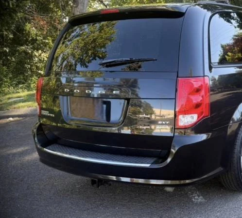 2017 Dodge Caravan - Image 3 of 10