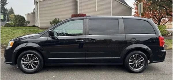 2017 Dodge Caravan - Image 10 of 10