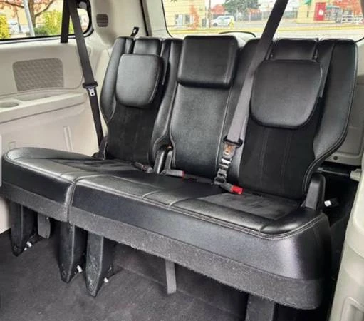 2017 Dodge Caravan - Image 4 of 10
