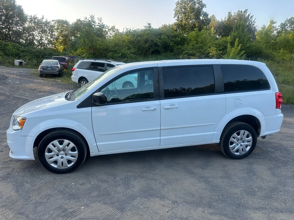 2017 Dodge Caravan - Image 2 of 19