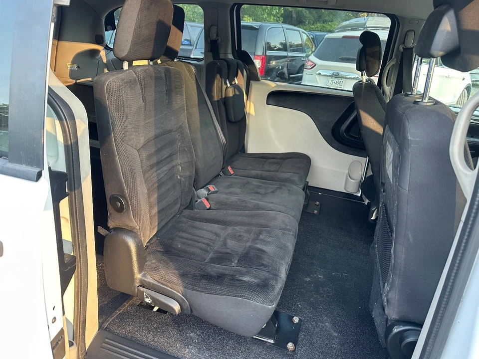 2017 Dodge Caravan - Image 12 of 19