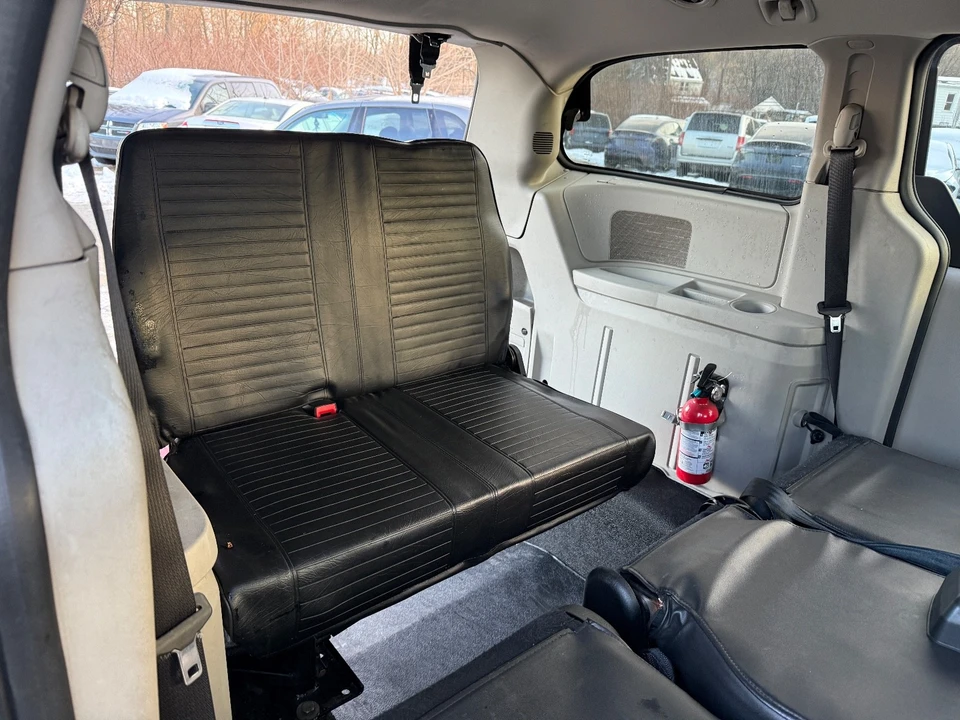 2017 Dodge Caravan - Image 17 of 20