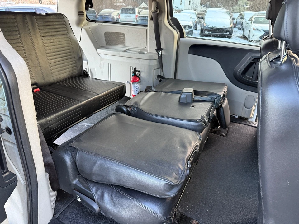 2017 Dodge Caravan - Image 13 of 20