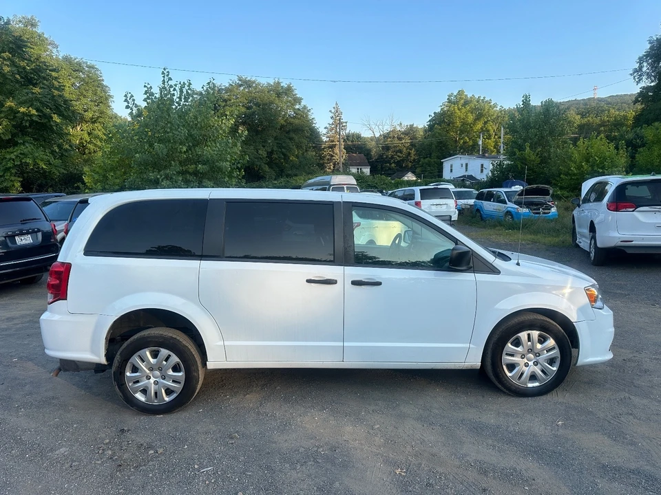 2017 Dodge Caravan - Image 5 of 20