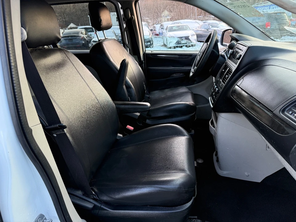 2017 Dodge Caravan - Image 9 of 20