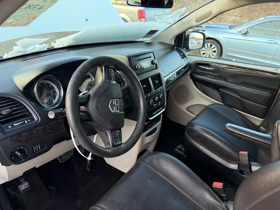 2017 Dodge Caravan - Image 7 of 20