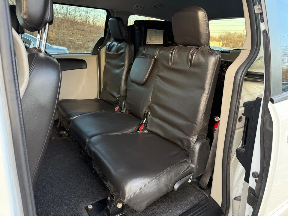 2017 Dodge Caravan - Image 11 of 20
