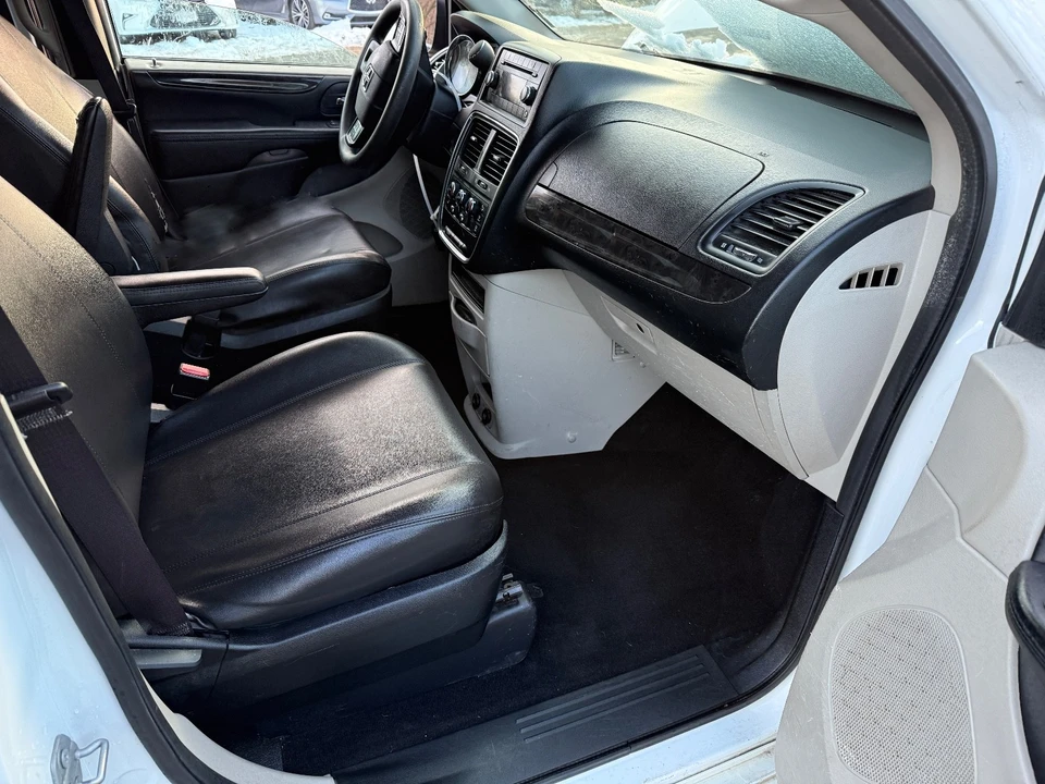 2017 Dodge Caravan - Image 10 of 20