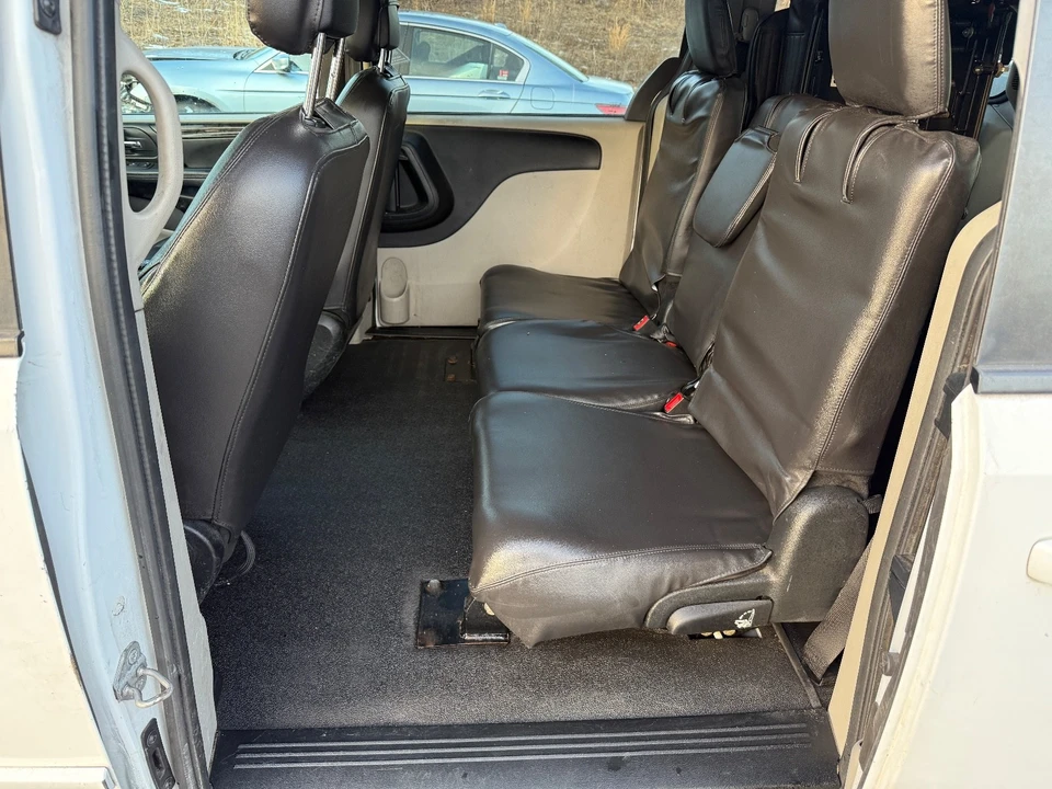 2017 Dodge Caravan - Image 12 of 20