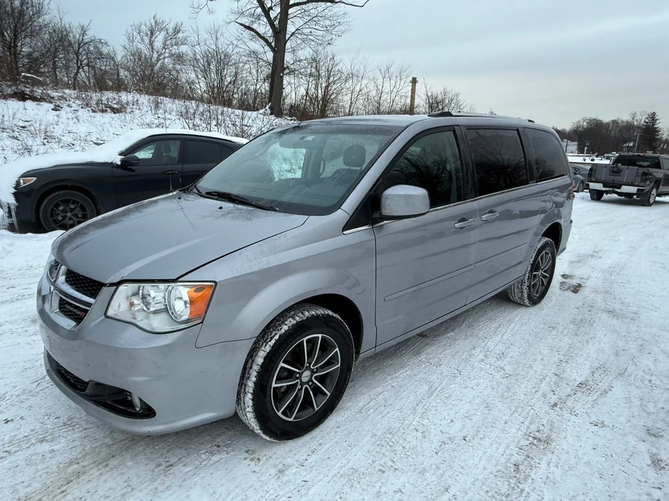 2017 Dodge Caravan - Image 2 of 21