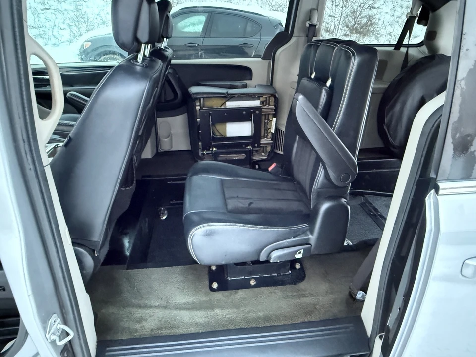 2017 Dodge Caravan - Image 21 of 21