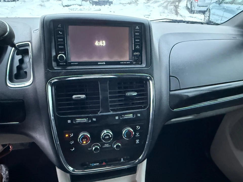 2017 Dodge Caravan - Image 17 of 21