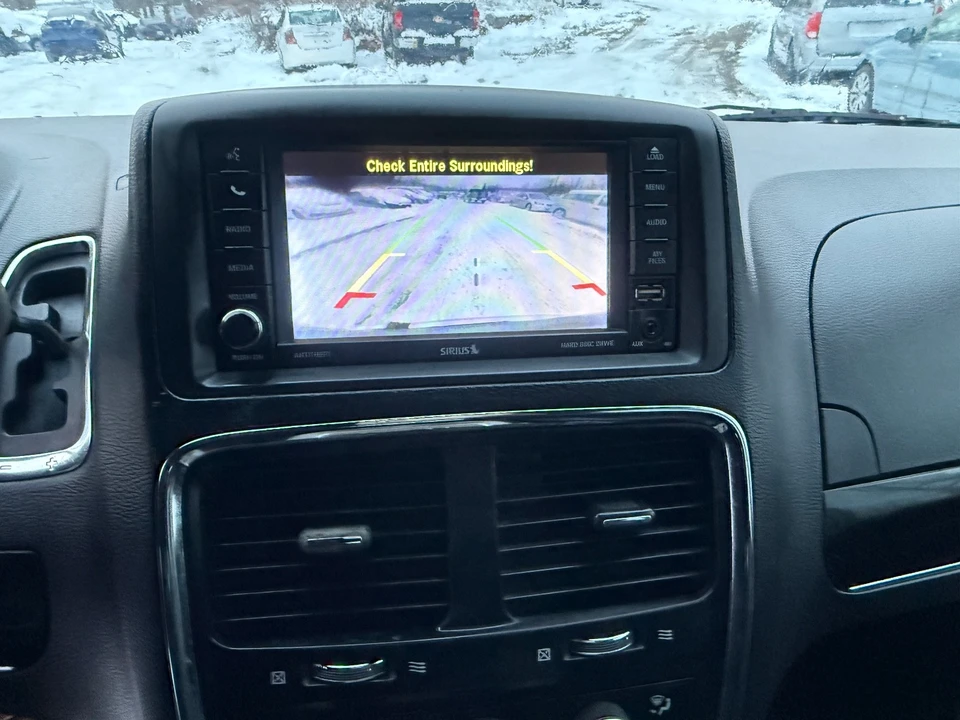 2017 Dodge Caravan - Image 16 of 21