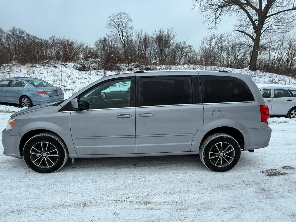 2017 Dodge Caravan - Image 4 of 21
