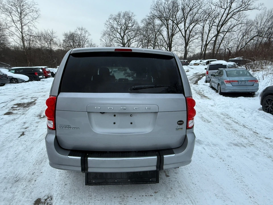 2017 Dodge Caravan - Image 6 of 21