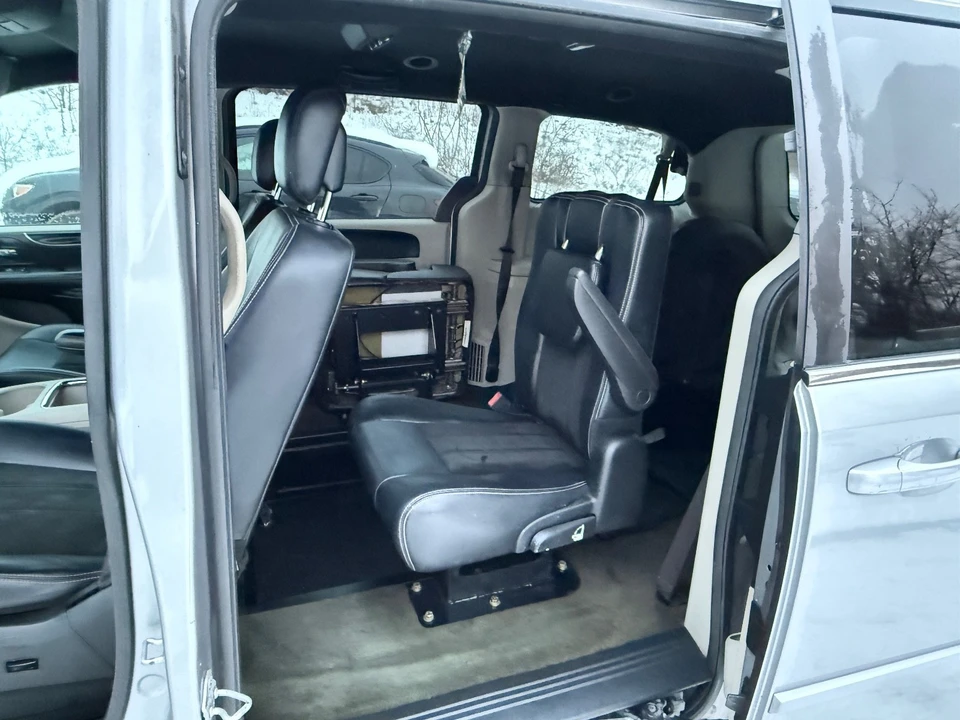 2017 Dodge Caravan - Image 20 of 21