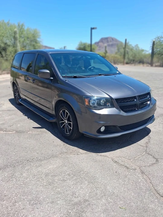 2017 Dodge Caravan - Image 3 of 12