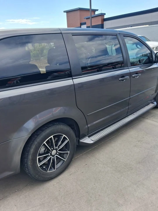 2017 Dodge Caravan - Image 10 of 12