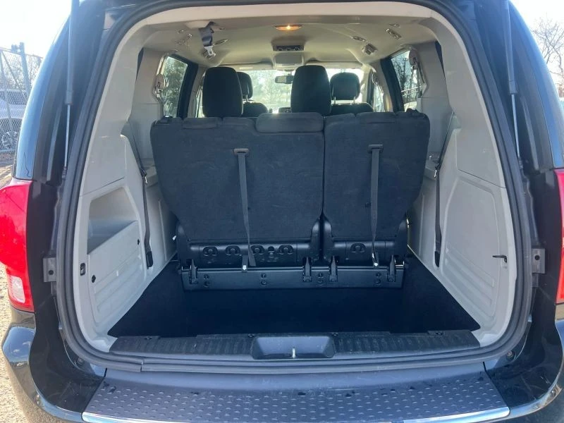 2017 Dodge Caravan - Image 10 of 12